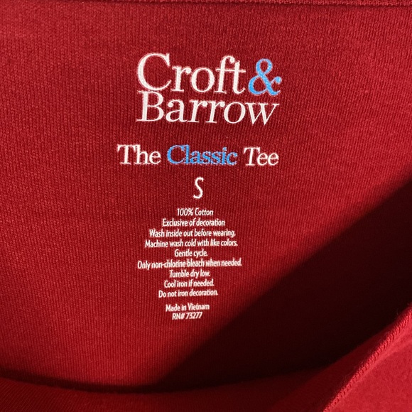 Croft & Barrow Classic Holiday Tee - Picture 2 of 6